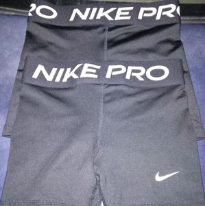 NIKE WORKOUT SHORTS